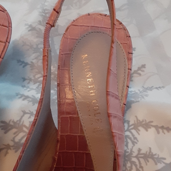 ⚘Kenneth Cole Heels - Picture 3 of 9